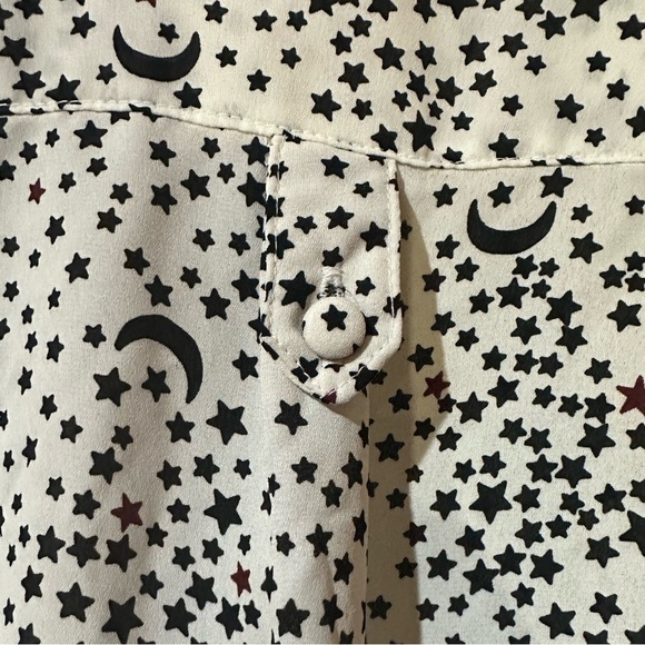 Torrid White/Black Moon and Stars White Button Down Shirt NWOT Size 3 (22/24) - Picture 3 of 6